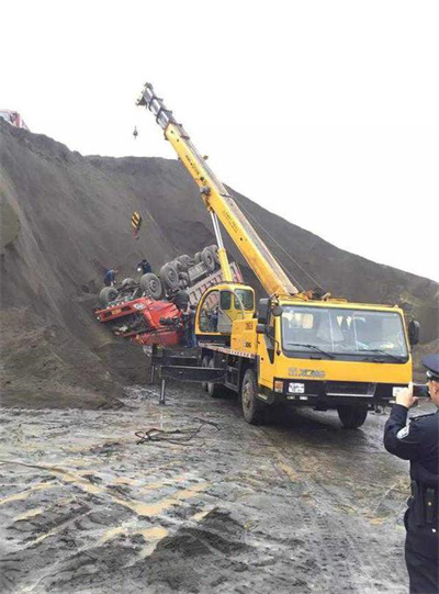 天柱上犹道路救援